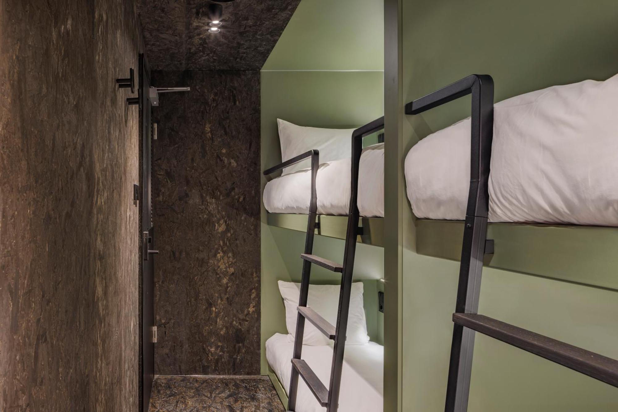 Pods By The Usual Rotterdam Hostel Екстериор снимка