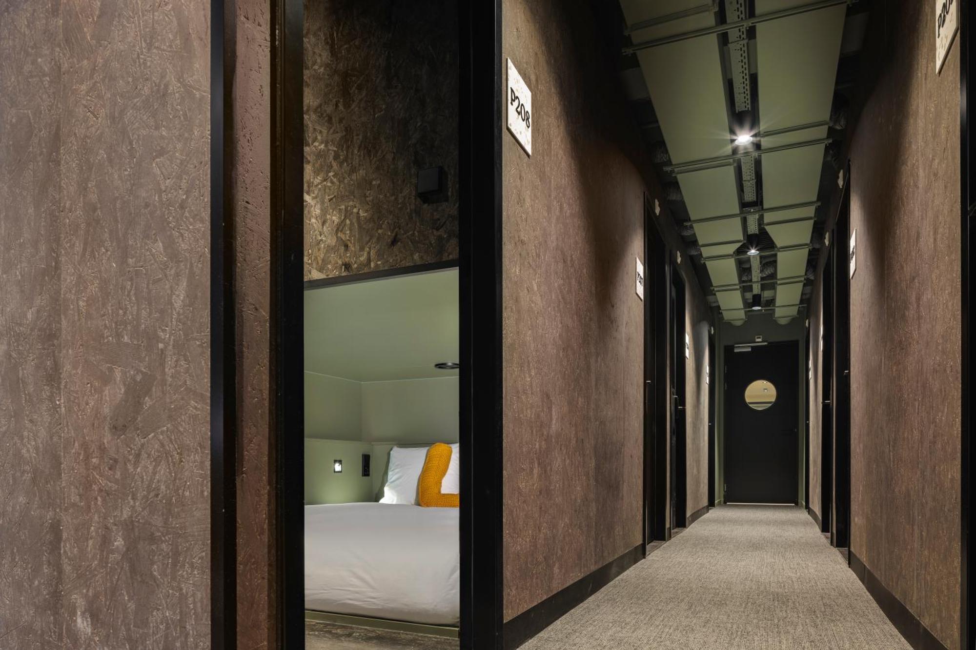 Pods By The Usual Rotterdam Hostel Екстериор снимка